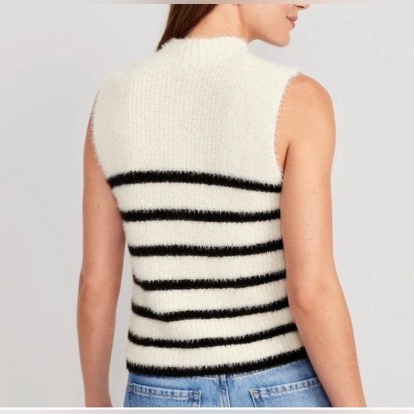 Old Navy Mock Neck Eyelash Sleeveless Striped Sweater Size M - Picture 3 of 7